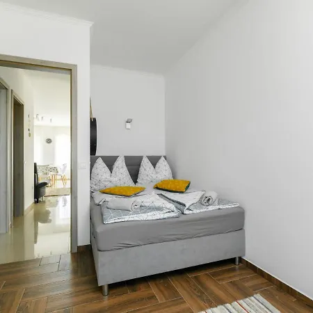 Johann 1 By Interhome Lägenhet Balatonszarszo