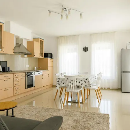 Johann 1 By Interhome Lägenhet