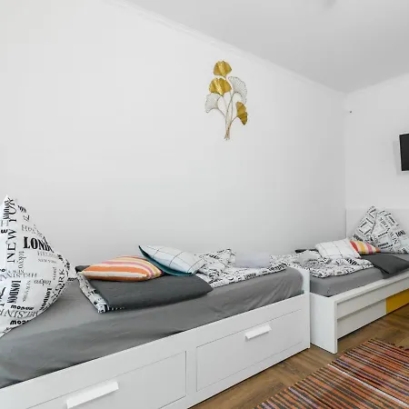 Johann 1 By Interhome Lägenhet Balatonszarszo