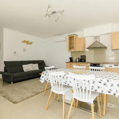 Johann 1 By Interhome Lägenhet